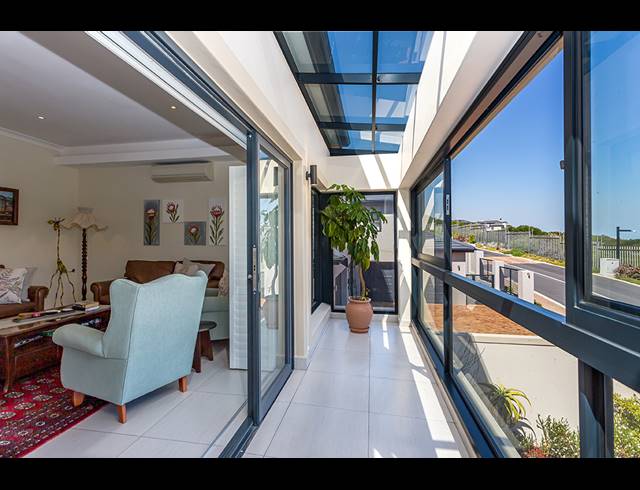 5 BEDROOM HOUSE FOR SALE IN BIG BAY